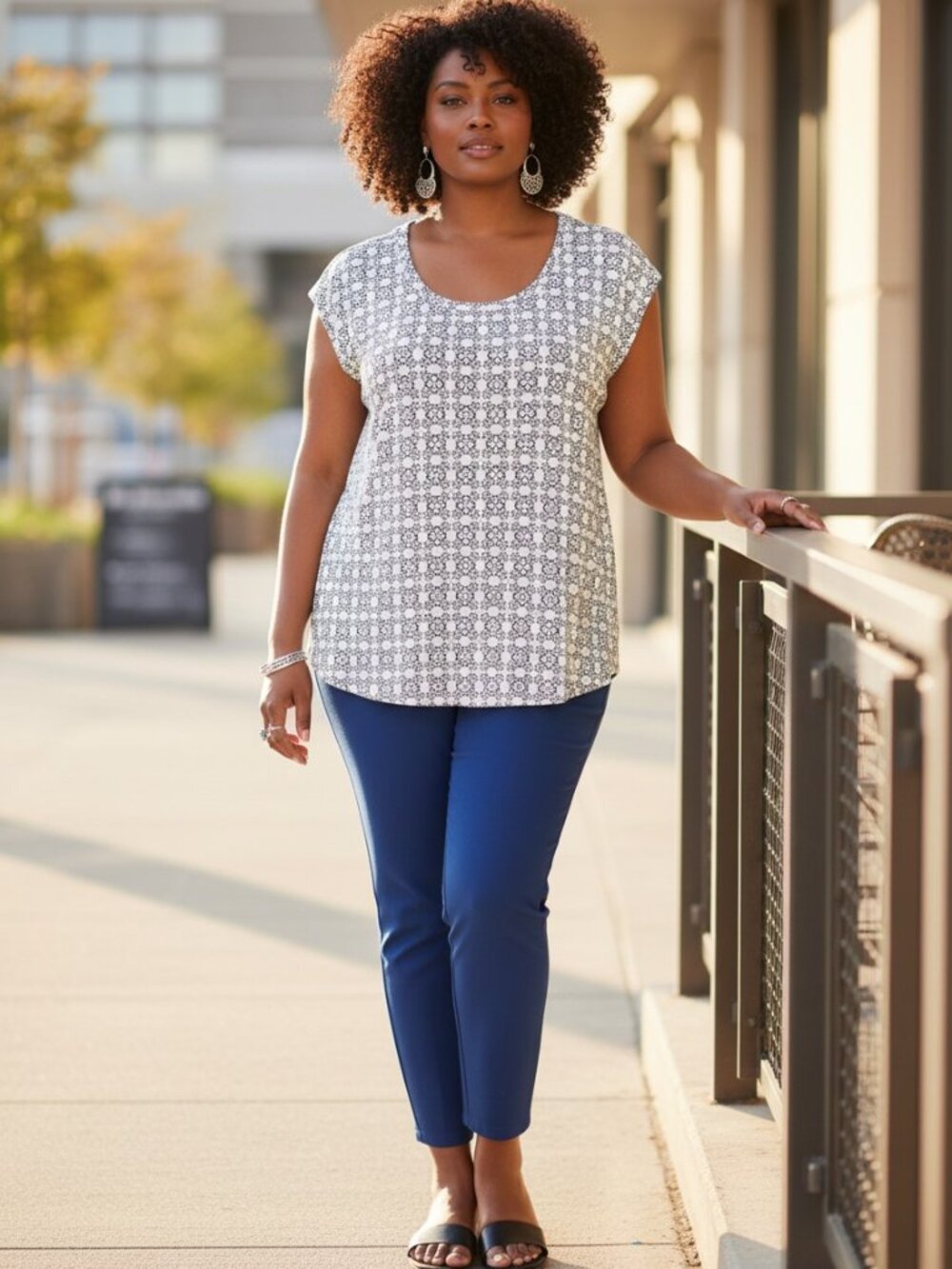 Pleione Womens Geometric Circle Print Sleeveless Blouse Size XL‎ White